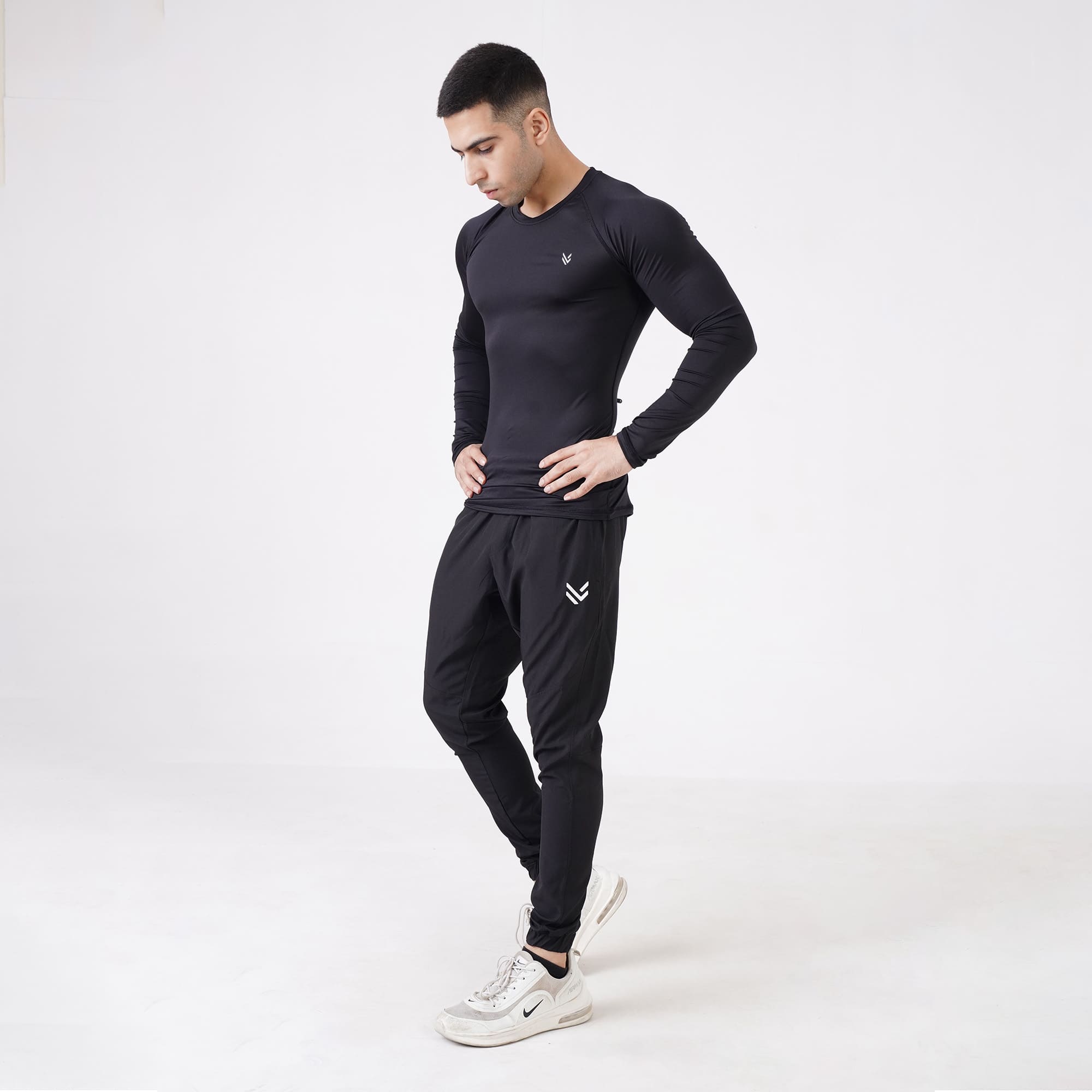 MuscleFit Black Full Compression Shirt