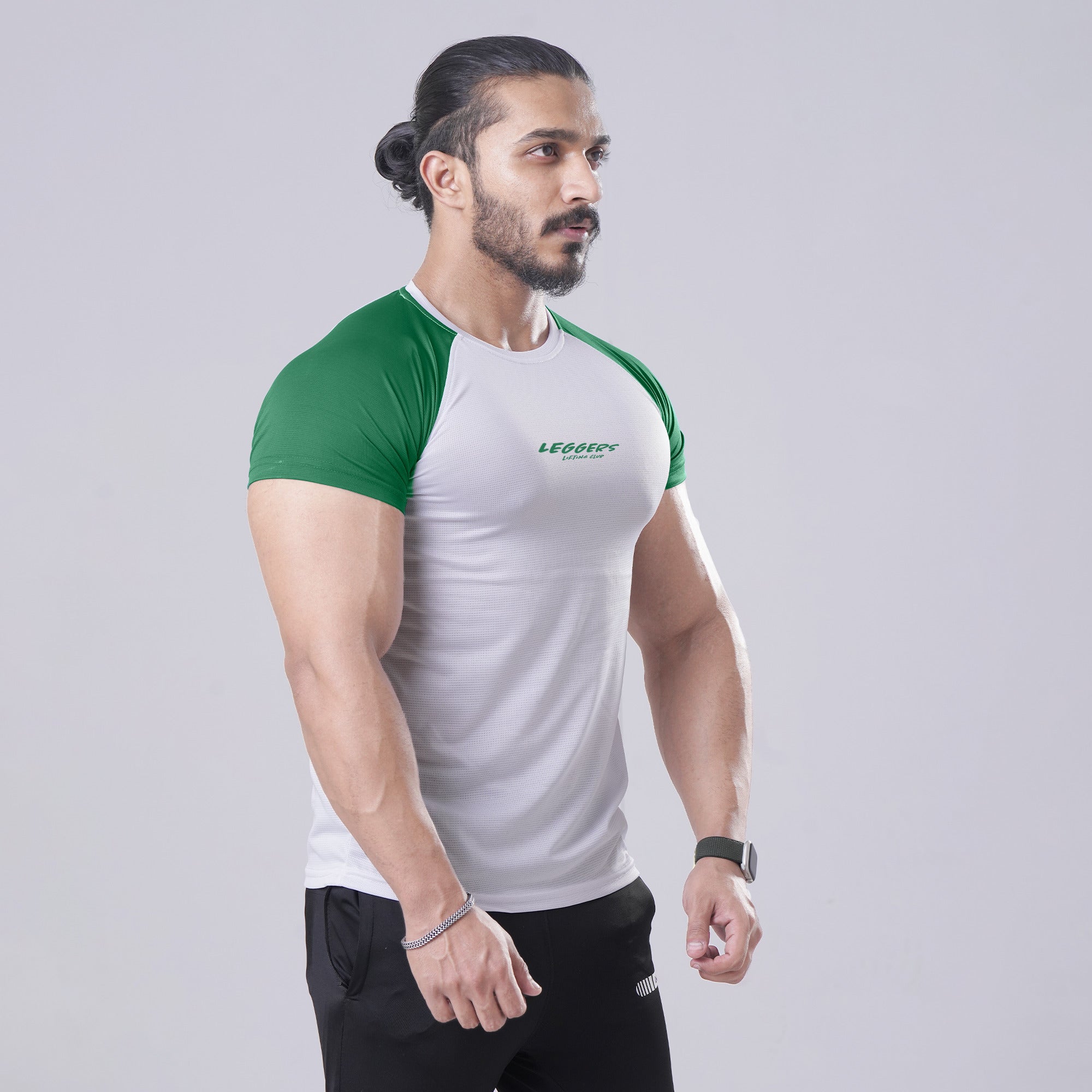 Active White-G Half Sleeve Tee